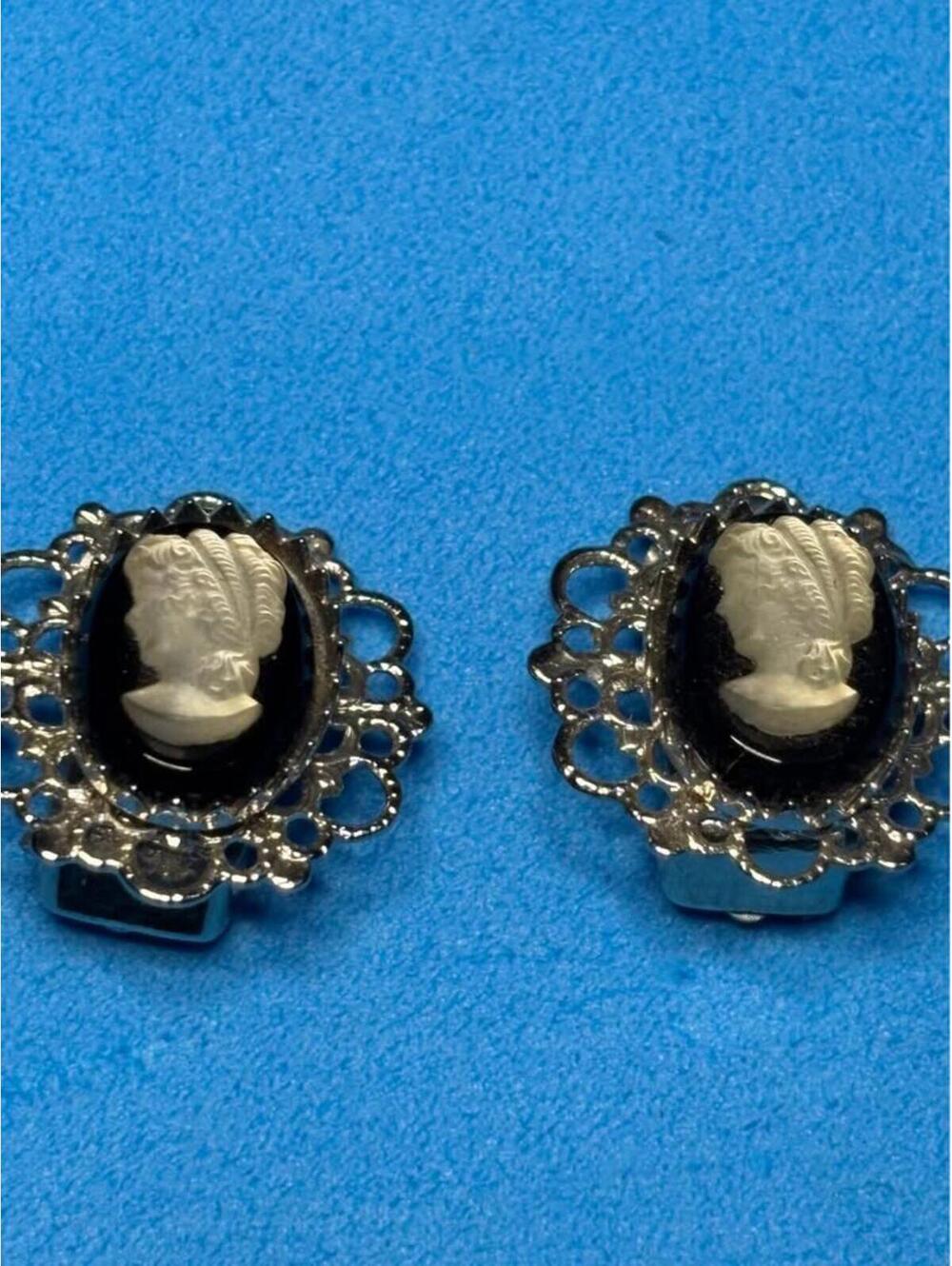 Vintage Cameo Clip-On Earrings